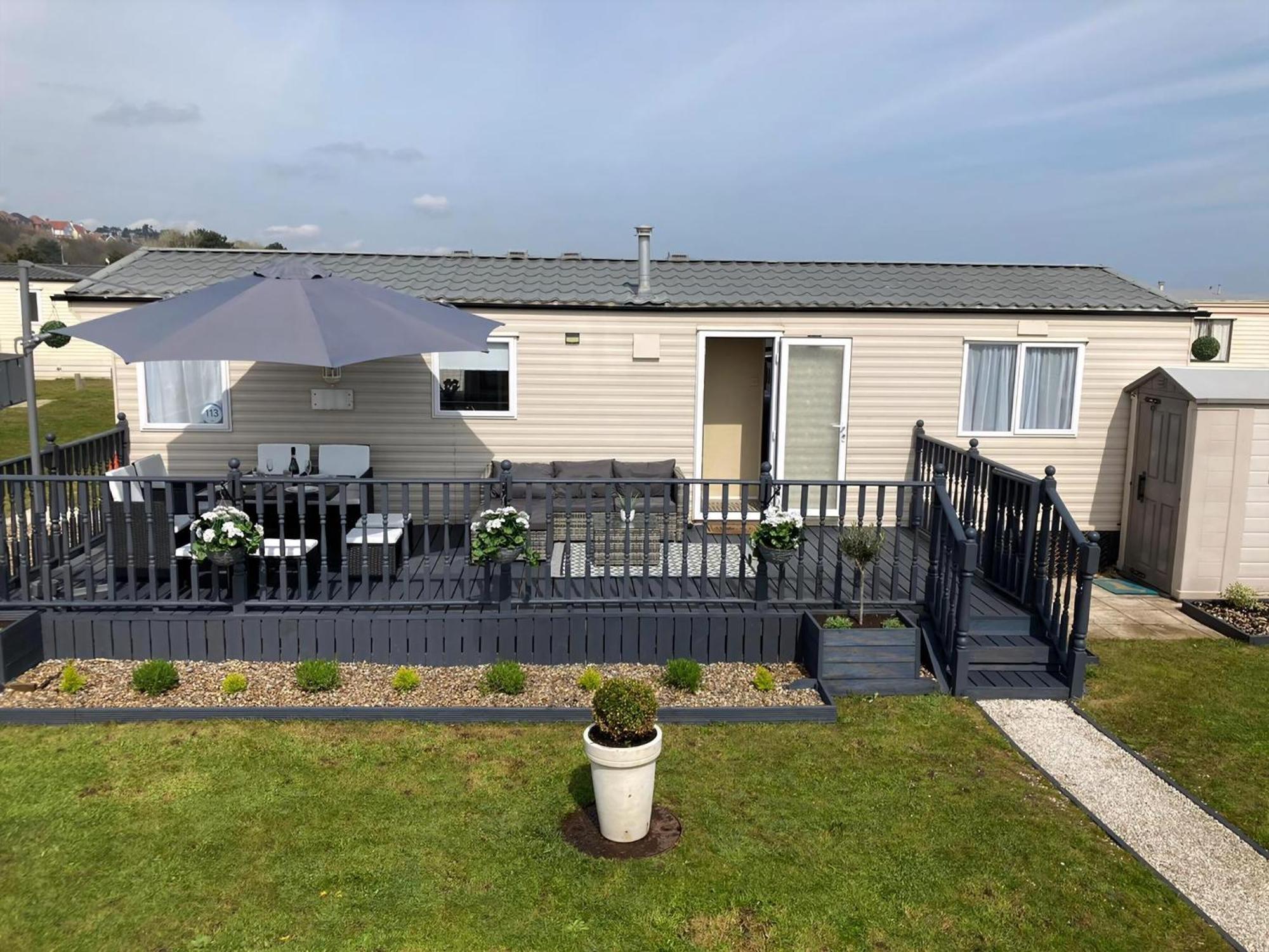 6 Berth Caravan With Decking And Wifi At North Denes In Suffolk Ref 40113nd 洛斯托夫特